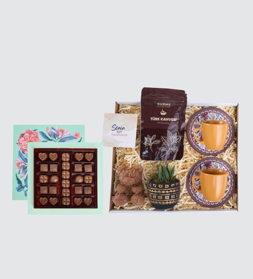 Kahve Fincanlı Hediye Kutusu ve Gurme Lezzetler