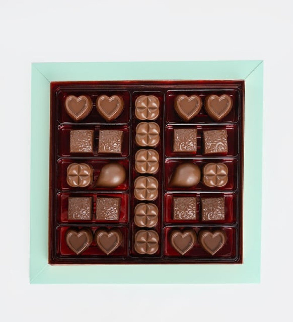 Kahve Fincanlı Hediye Kutusu ve Gurme Lezzetler