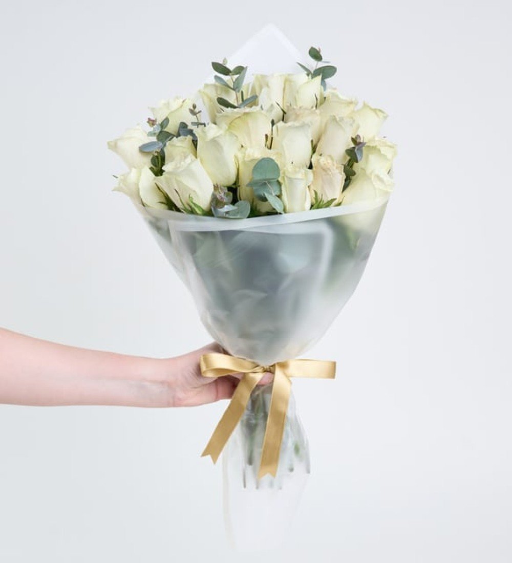 Beyaz Buket Kağıdında 20'li Beyaz Gül Buketi